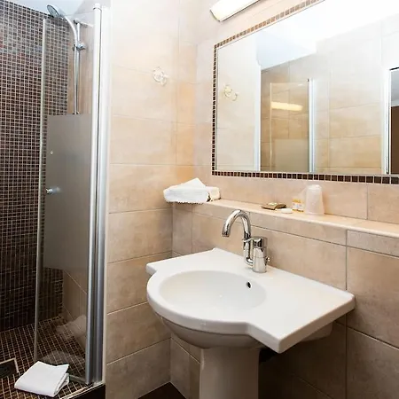 Отель Ulysse Centre 3*