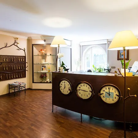 Ulysse Centre فندق 3*
