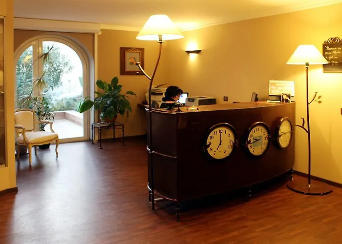 酒店 尤丽斯蒙特比尔中心酒店 3*